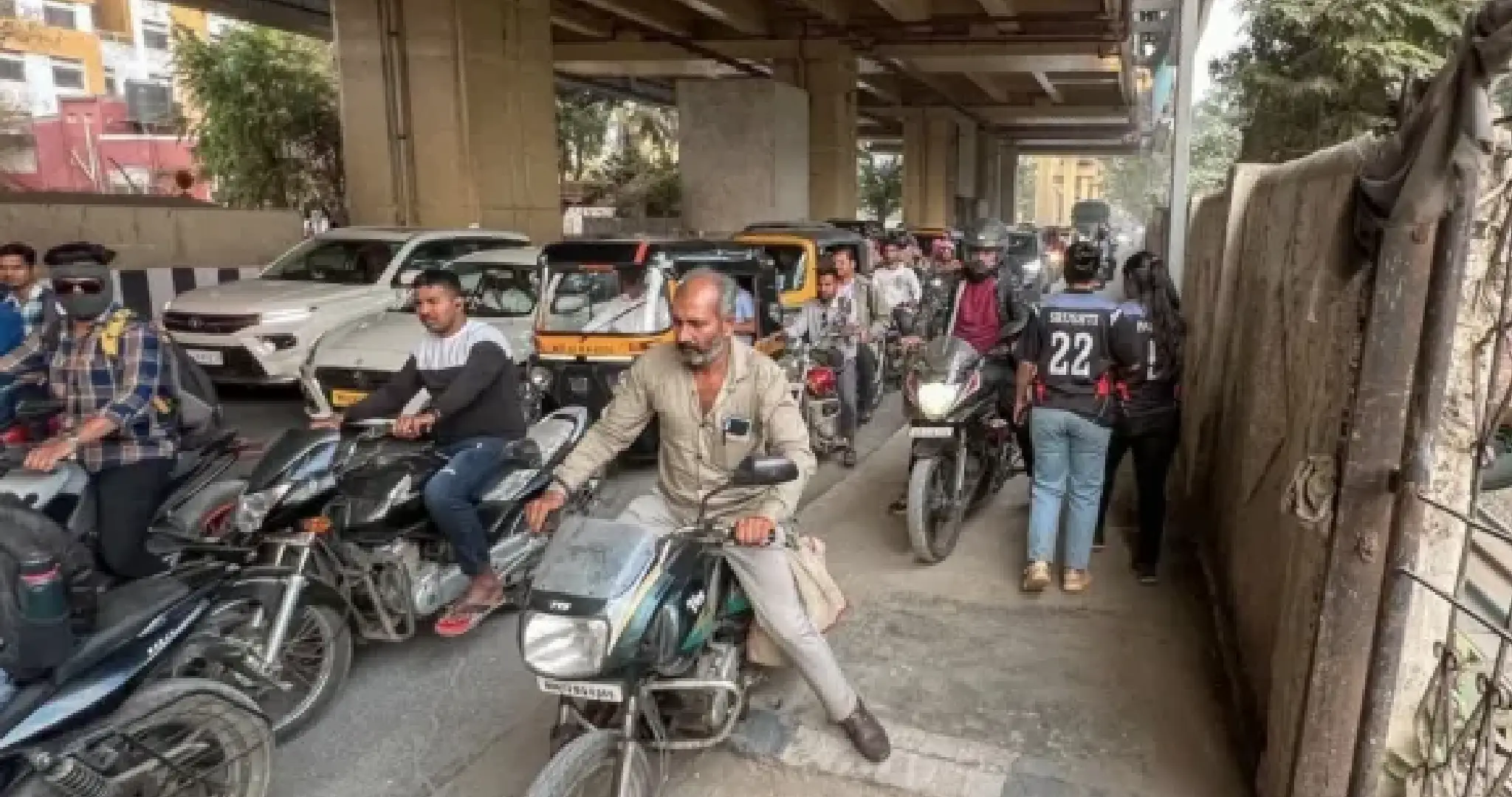 Is Driving in Flip-Flops Illegal in India