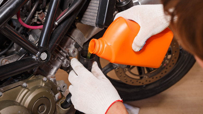 How to Pick the Right Engine Oil for Your Bike