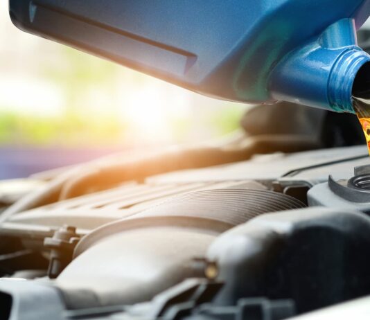 6 Warning Signs Your Car Needs an Oil Change ASAP