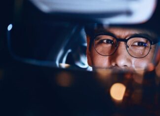 How to Choose the Best Glasses for Night Driving – A Complete Guide