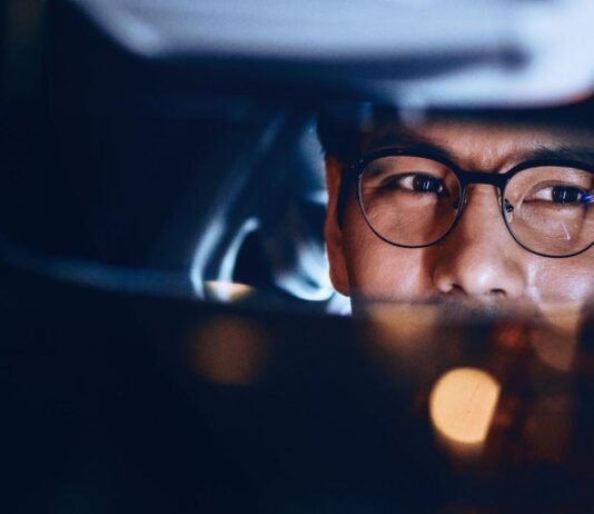 How to Choose the Best Glasses for Night Driving – A Complete Guide How to Choose the Best Glasses for Night Driving – A Complete Guide