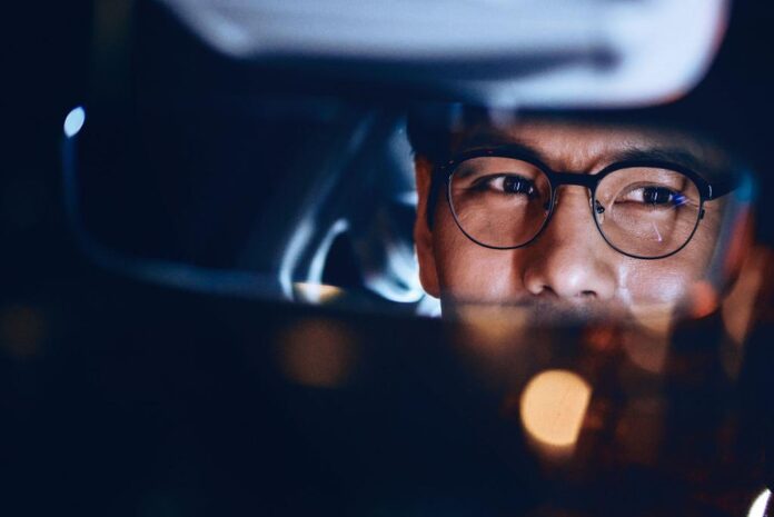 How to Choose the Best Glasses for Night Driving – A Complete Guide