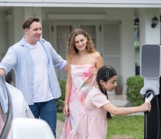 Do’s and Don’ts of Charging Your EV Car Battery Do’s and Don’ts of Charging Your EV Car Battery