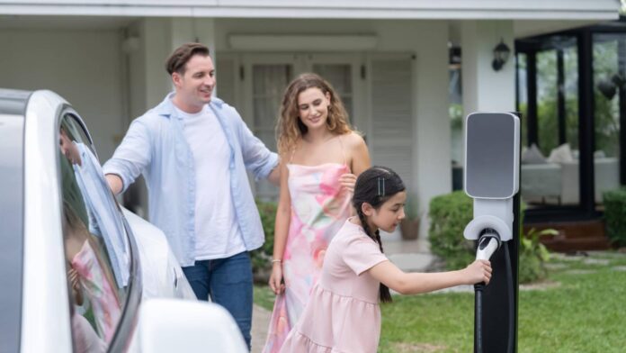 Do’s and Don’ts of Charging Your EV Car Battery Do’s and Don’ts of Charging Your EV Car Battery